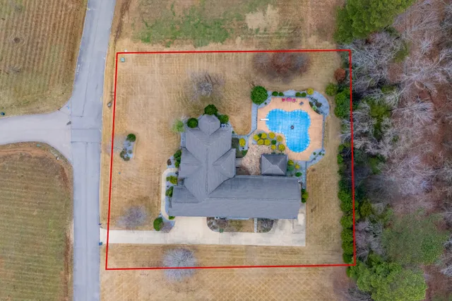 $795,000 | 63 Fawn Lane, Paris, TN 38242