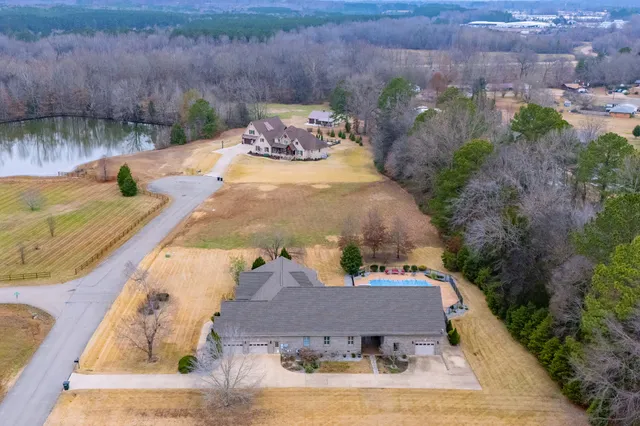 $795,000 | 63 Fawn Lane, Paris, TN 38242