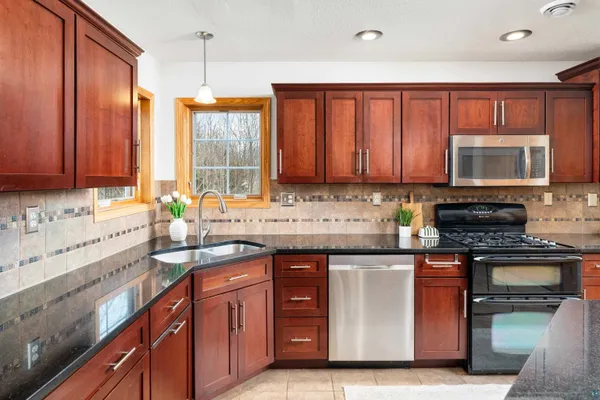 $729,900 | 5018 Silver Leaf Street, Hermantown, MN 55811