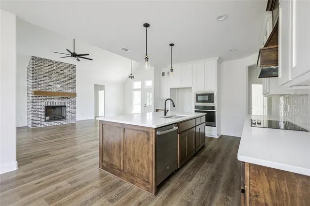 $575,000 | 2352 (elm) Cr-1112, Farmersville, TX 75442