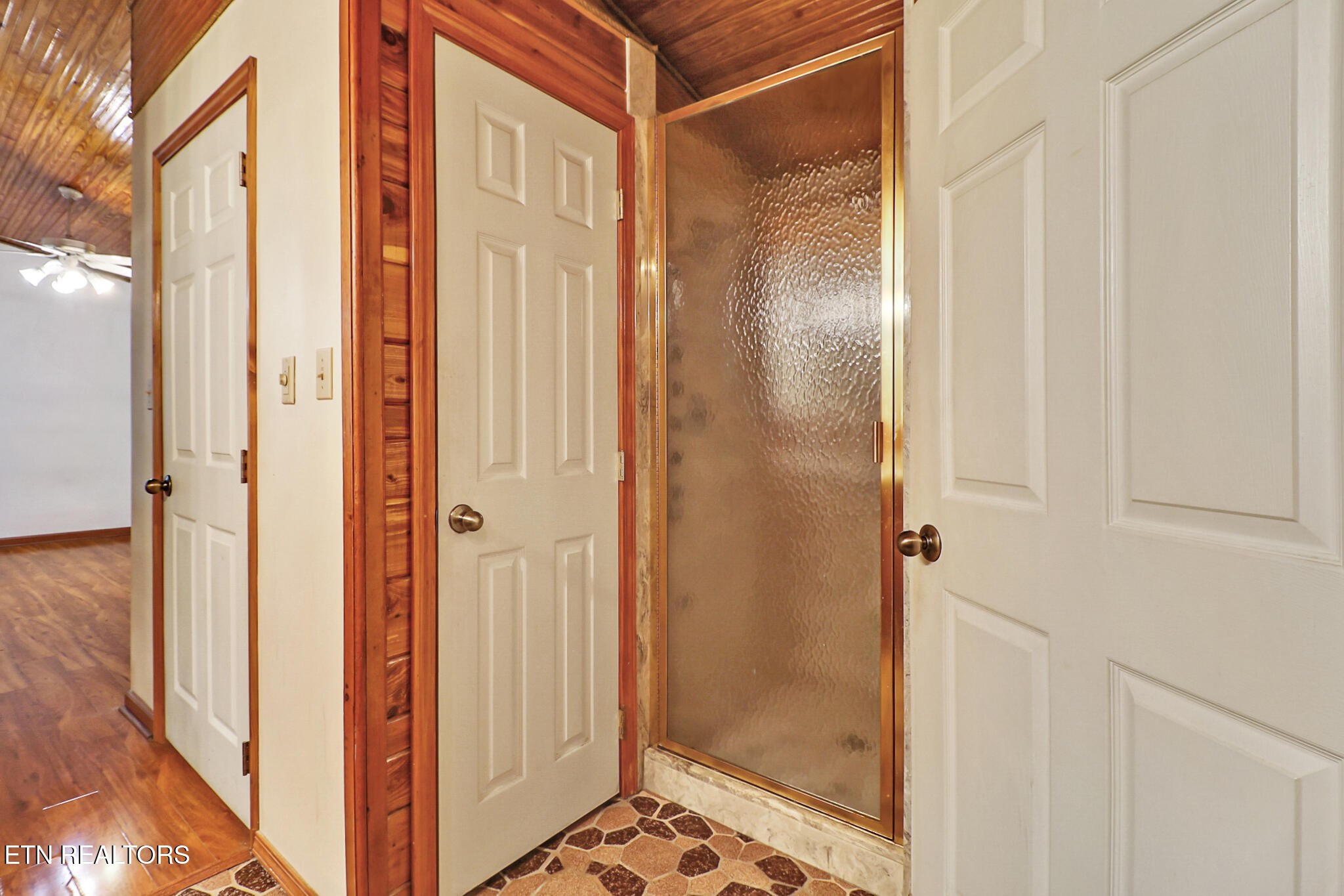 395 Ashley Lane Oneida, TN 37841 - Photo 18 of 40