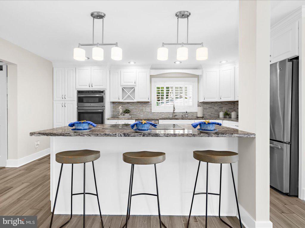 420 Beach Road Arnold, MD 21012 - Photo 8 of 30 Gourmet Kitchen