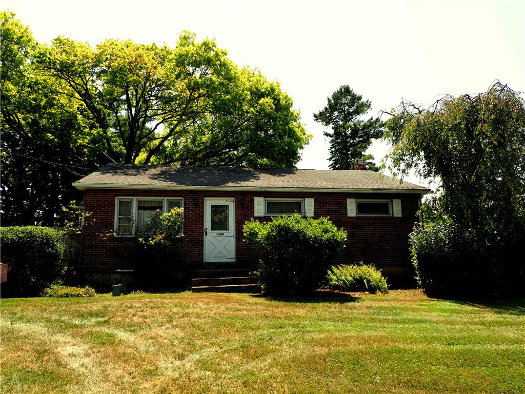 1688 Pleasant View Road Bethlehem, PA 18015 - Photo 2 of 21 Gallery Image 2