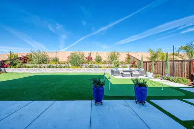 $825,000 | 1007 Little Canyon Drive, Madera, CA 93636