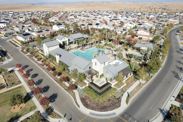 $825,000 | 1007 Little Canyon Drive, Madera, CA 93636