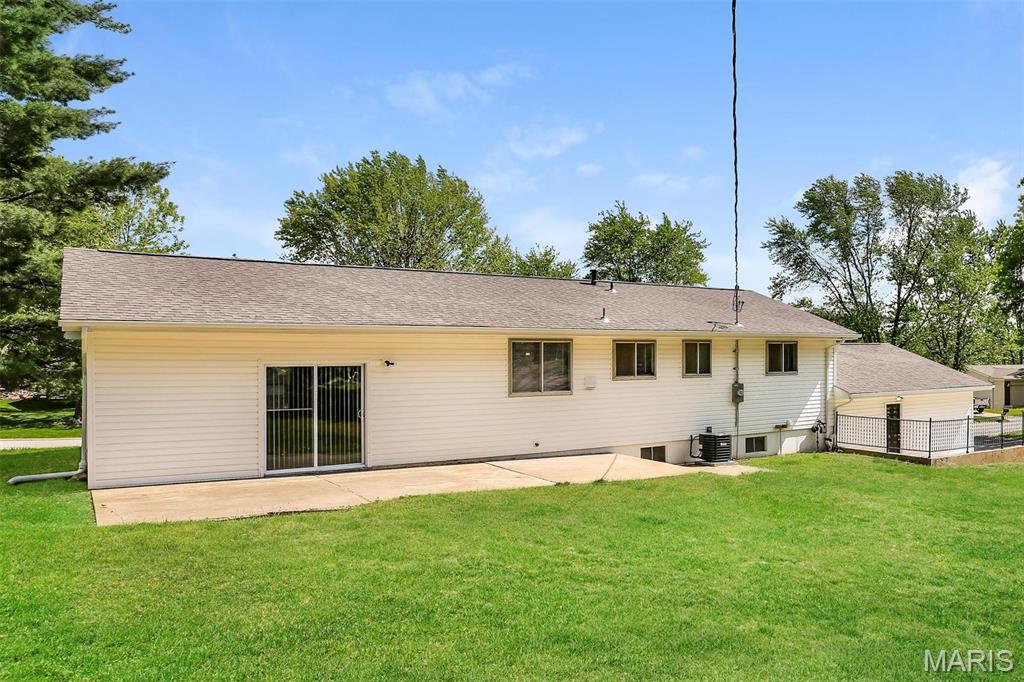 3909 Opal Drive St. Charles, MO 63304 - Photo 16 of 17