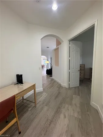 a view of livingroom with furniture