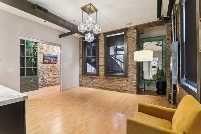 $1,100,000 | 107 West Main Street, Unit B, St. Charles, IL 60174