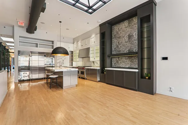 $1,100,000 | 107 West Main Street, Unit B, St. Charles, IL 60174