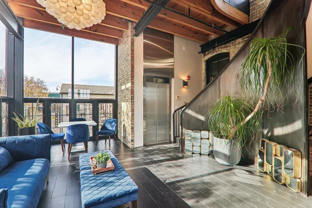 $1,100,000 | 107 West Main Street, Unit B, St. Charles, IL 60174