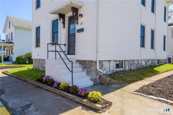 $2,000 | 21 Bayview Avenue, Stonington, CT 06378