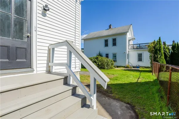 $2,000 | 21 Bayview Avenue, Stonington, CT 06378