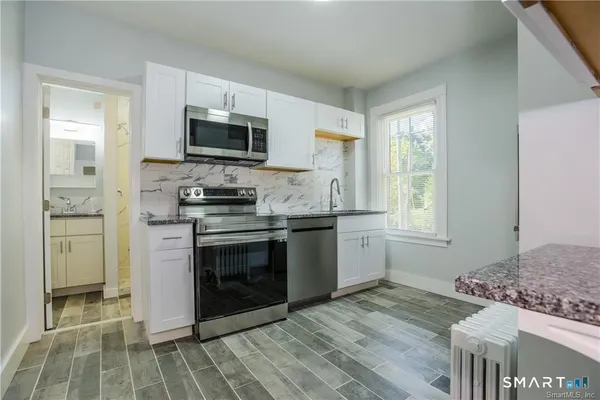 $2,000 | 21 Bayview Avenue, Stonington, CT 06378