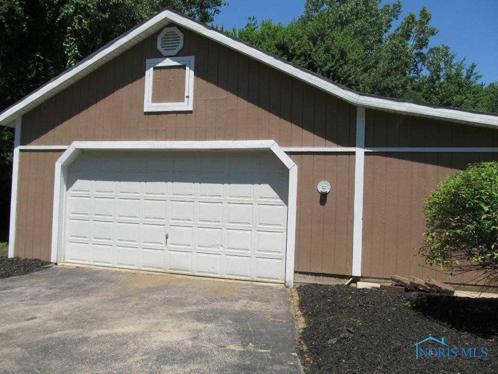 10060 Monclova Road Monclova, OH 43542 - Photo 16 of 19 Detached Garage.