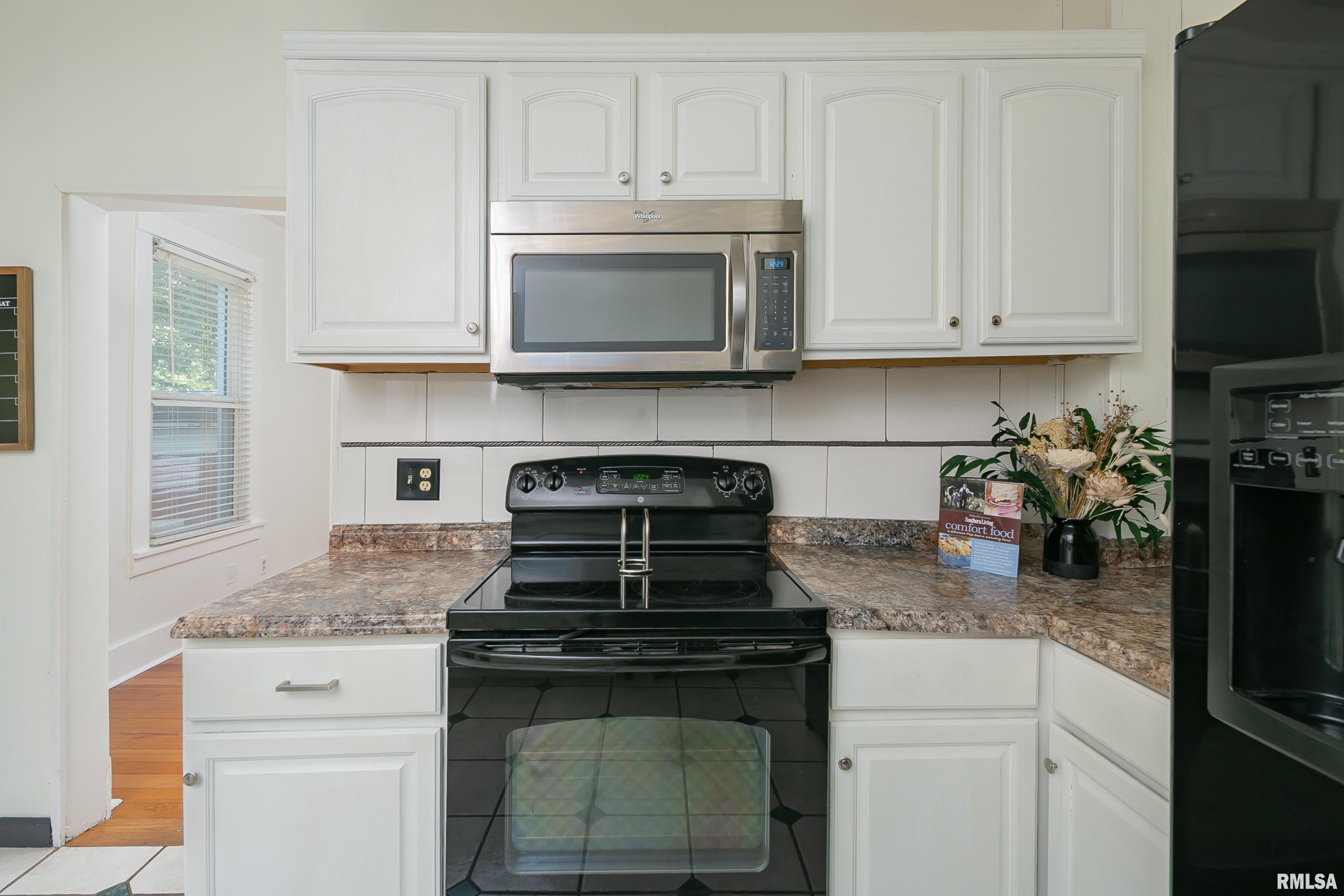 1851 19th Avenue Moline, IL 61265 - Photo 14 of 30