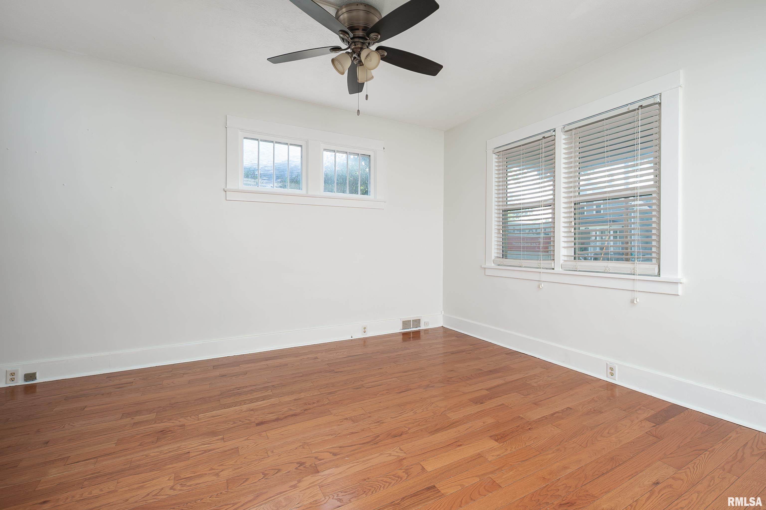 1851 19th Avenue Moline, IL 61265 - Photo 4 of 30