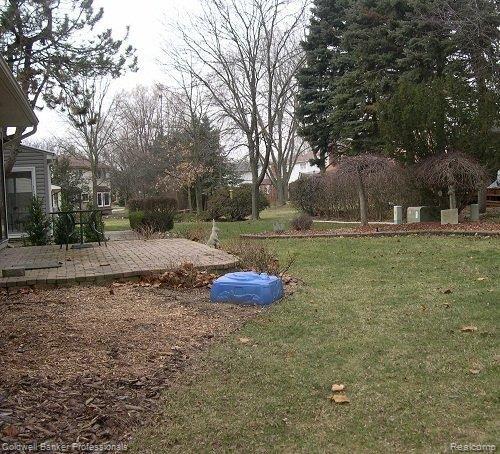 3142 Doral Drive Rochester, MI 48309 - Photo 20 of 22 View of Patio and Backyard.JPG