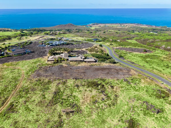 $600,000 | 81-586 Ala Makaili, Kealakekua, HI 96750