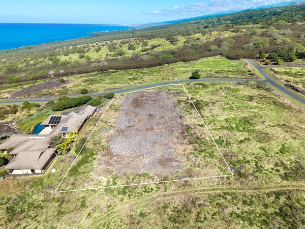 $600,000 | 81-586 Ala Makaili, Kealakekua, HI 96750