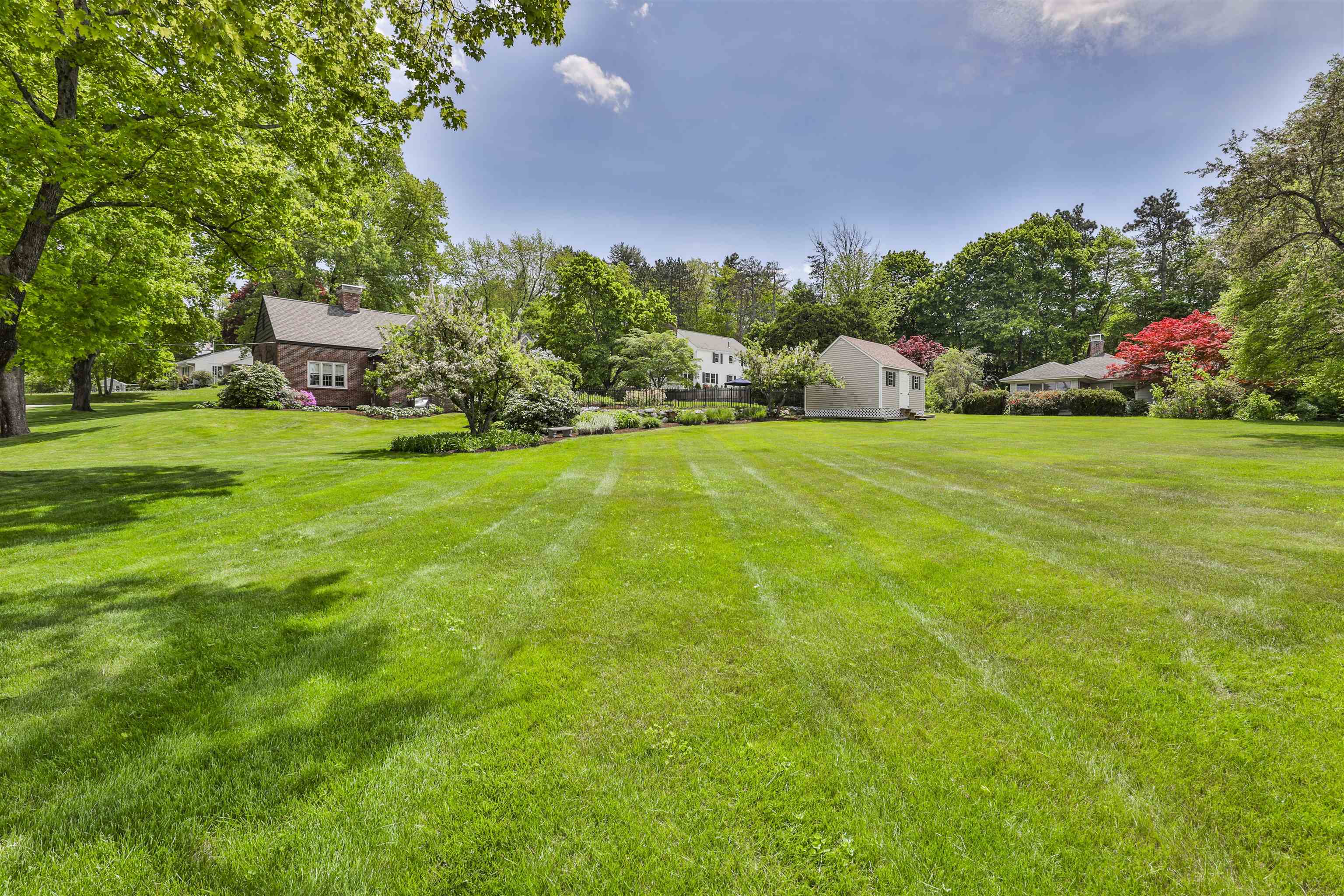 135 Ridge Road Manchester, NH 03104 - Photo 8 of 56 Gallery Image 8
