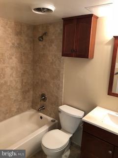 11228 Chestnut Grove Square, Unit 229 Reston, VA 20190 - Photo 12 of 15 Bath (Master)