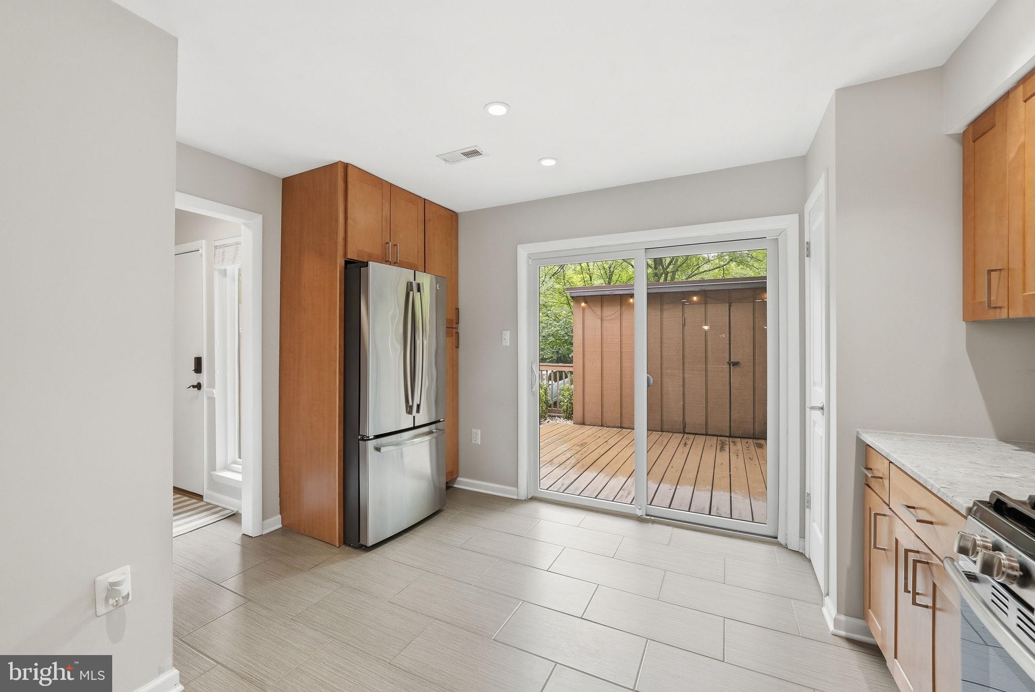 11926 Escalante Court Reston, VA 20191 - Photo 7 of 34