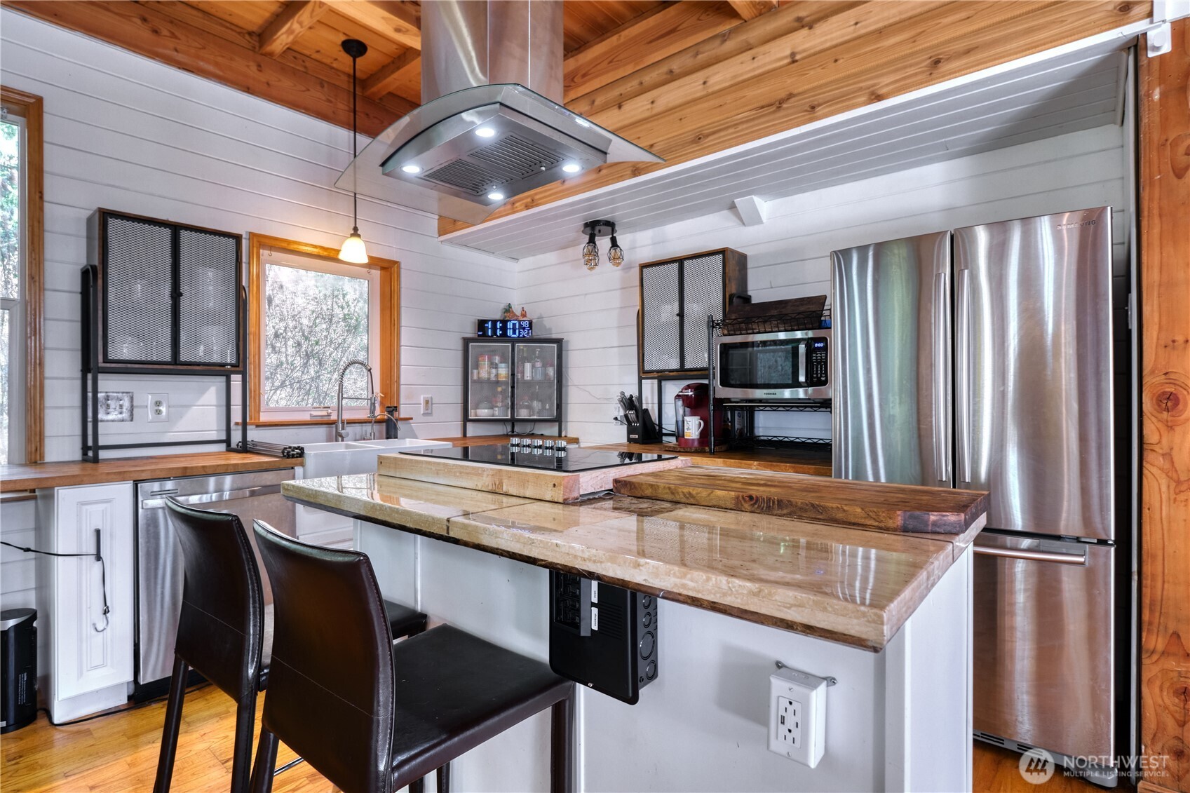 731 Claire Lane Point Roberts, WA 98281 - Photo 4 of 39