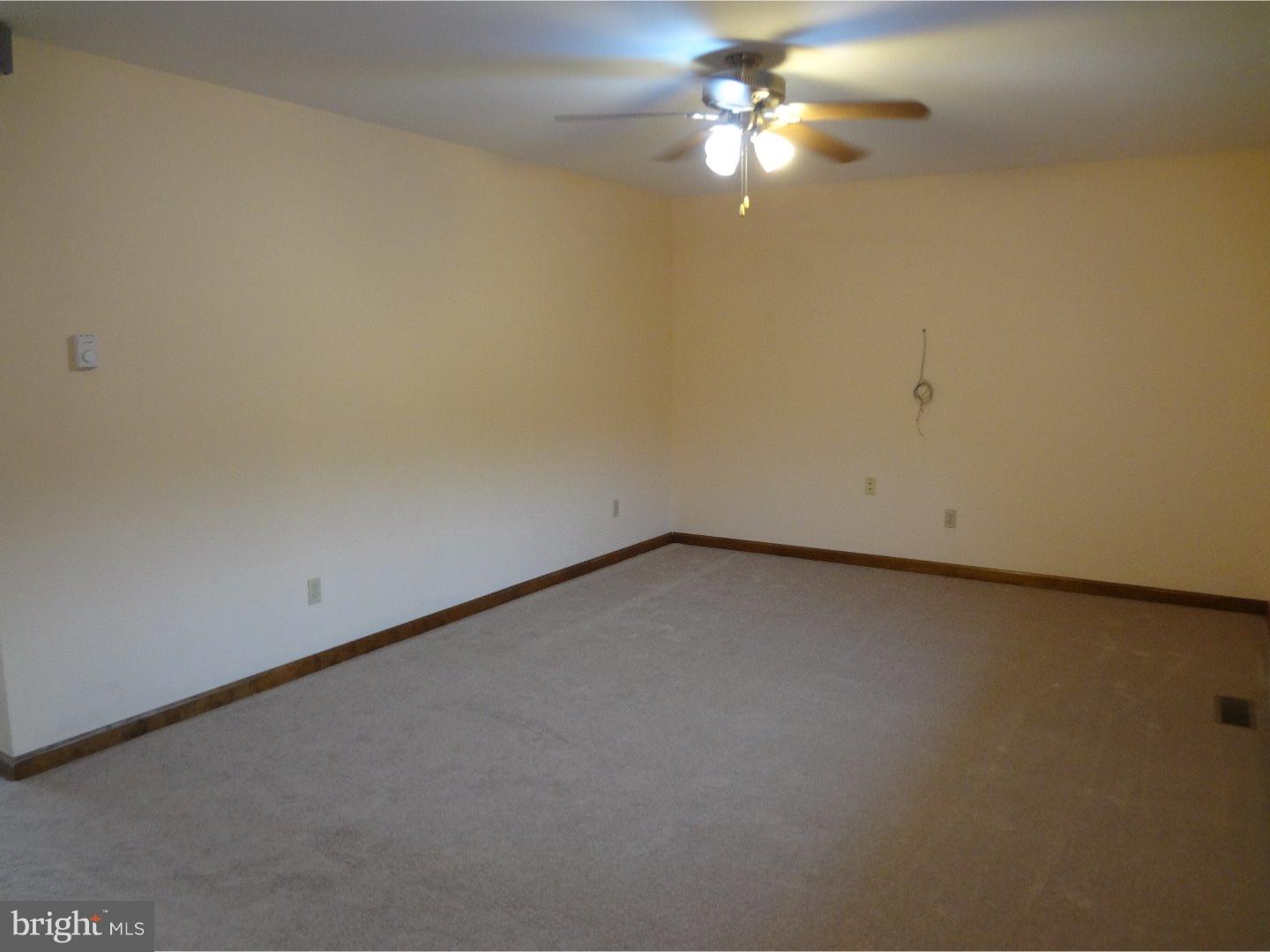 984 Telegraph Road Coatesville, PA 19320 - Photo 3 of 11 Living Room