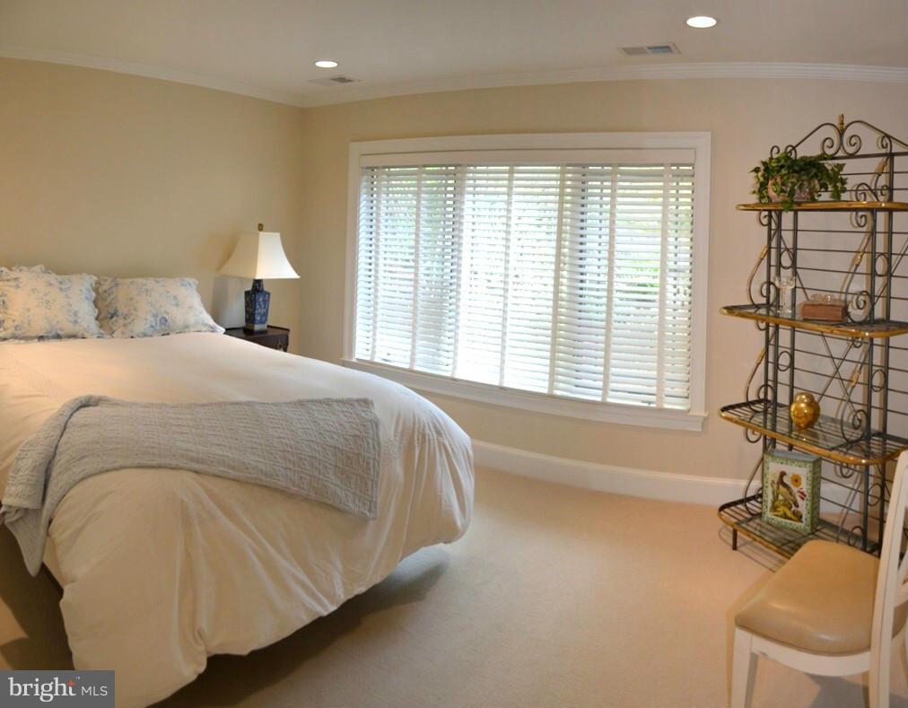 2009 Roundhouse Road Vienna, VA 22181 - Photo 16 of 30 Bedroom
