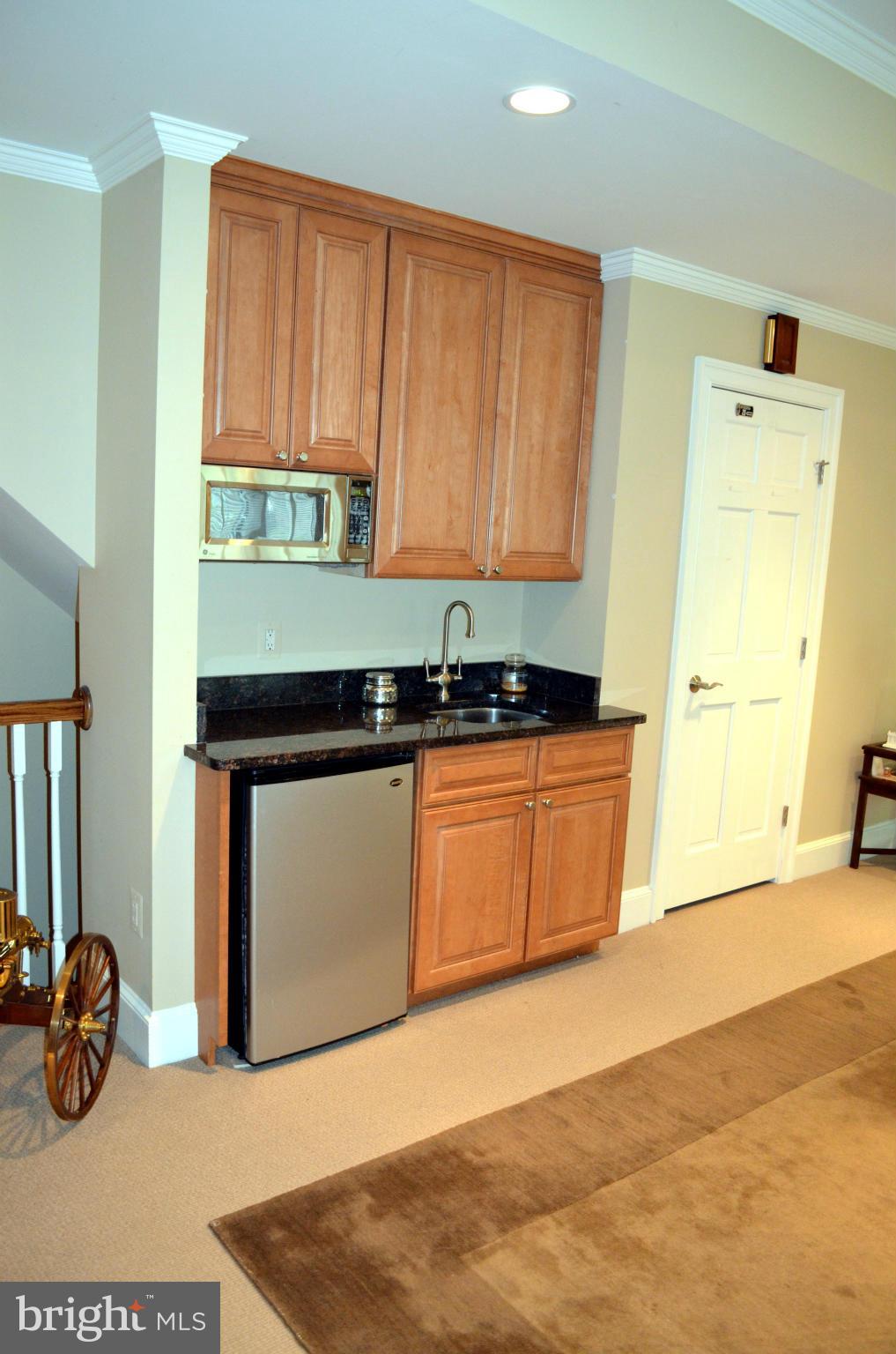 2009 Roundhouse Road Vienna, VA 22181 - Photo 19 of 30 Bedroom