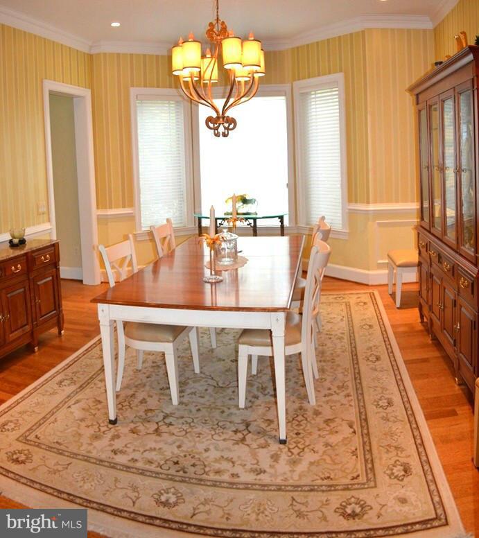 2009 Roundhouse Road Vienna, VA 22181 - Photo 3 of 30 Dining Room