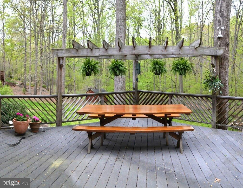 2009 Roundhouse Road Vienna, VA 22181 - Photo 26 of 30 Exterior (Rear)
