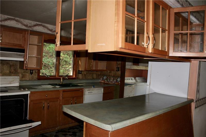 169 Ashbaugh Road Jeannette, PA 15644 - Photo 4 of 6 Gallery Image 4