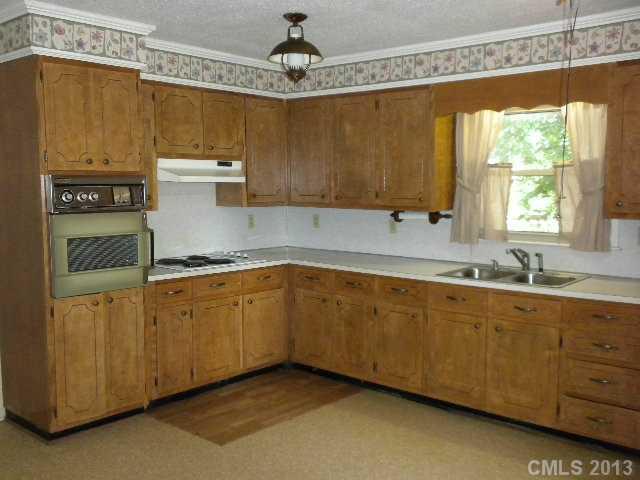 1417 Biggers Cemetery Road Monroe, NC 28110 - Photo 3 of 12