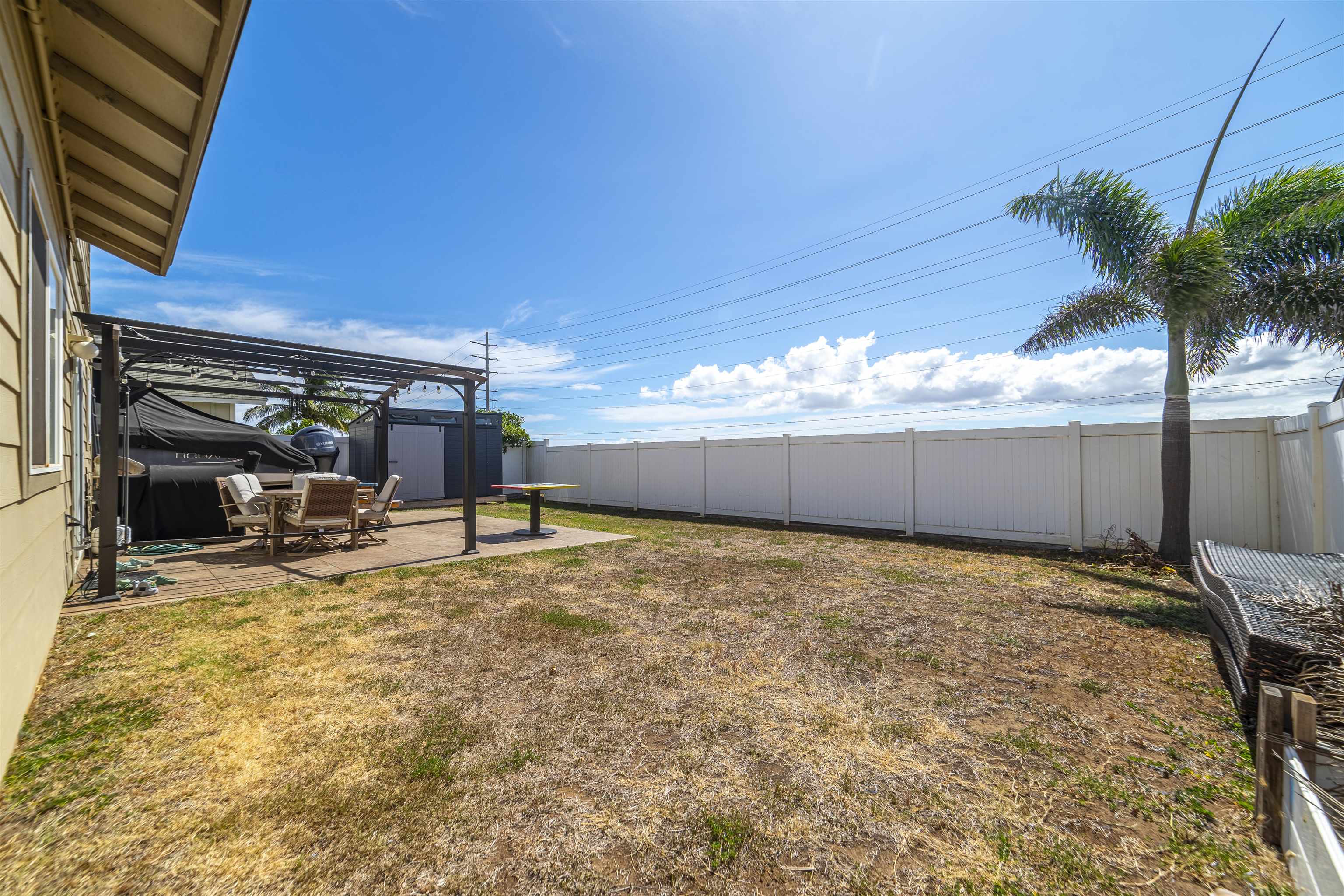159 Iniiniki Street Wailuku, HI 96793 - Photo 26 of 33 a view of back yard of the house