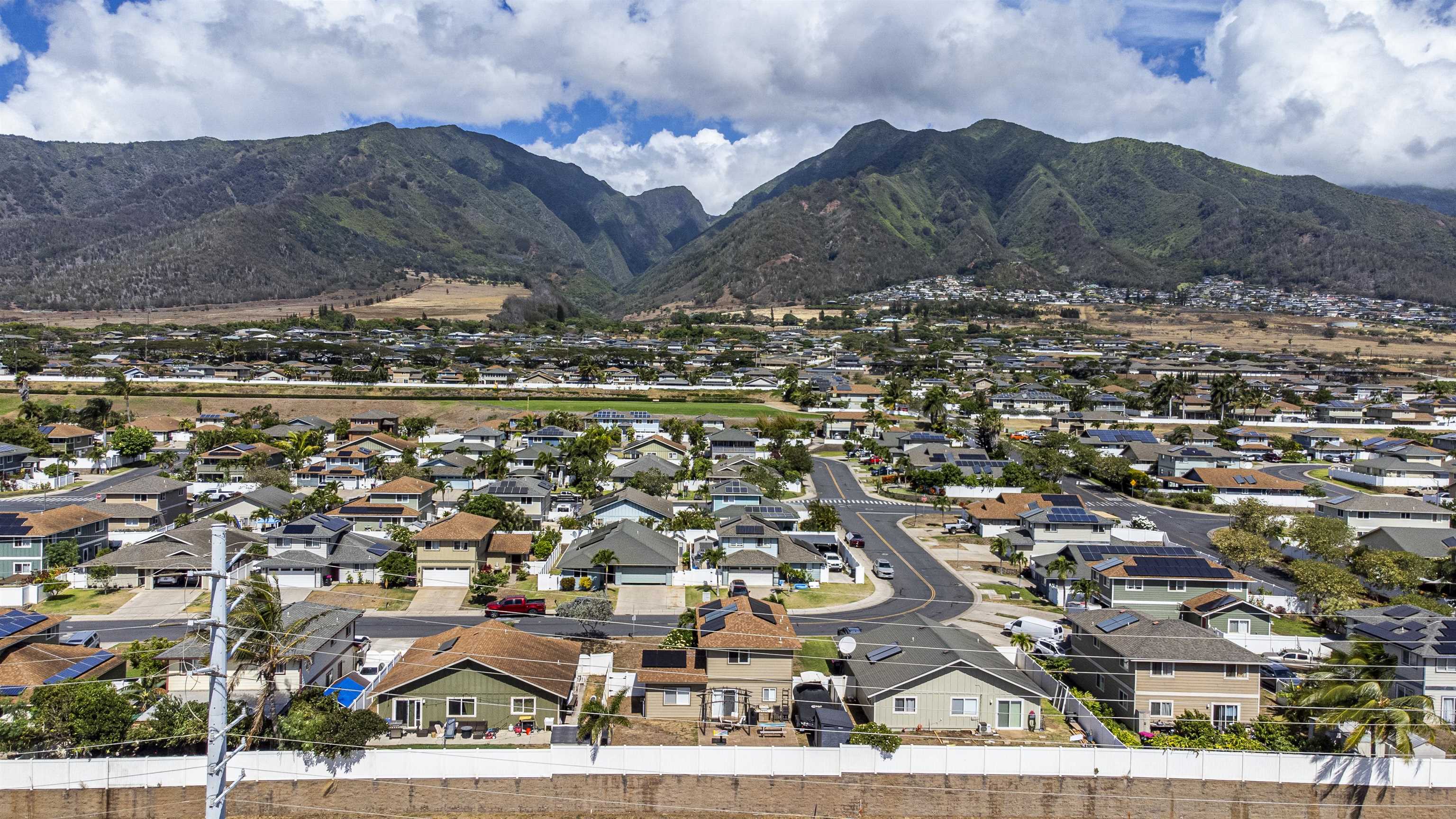 159 Iniiniki Street Wailuku, HI 96793 - Photo 28 of 33 a view of a city