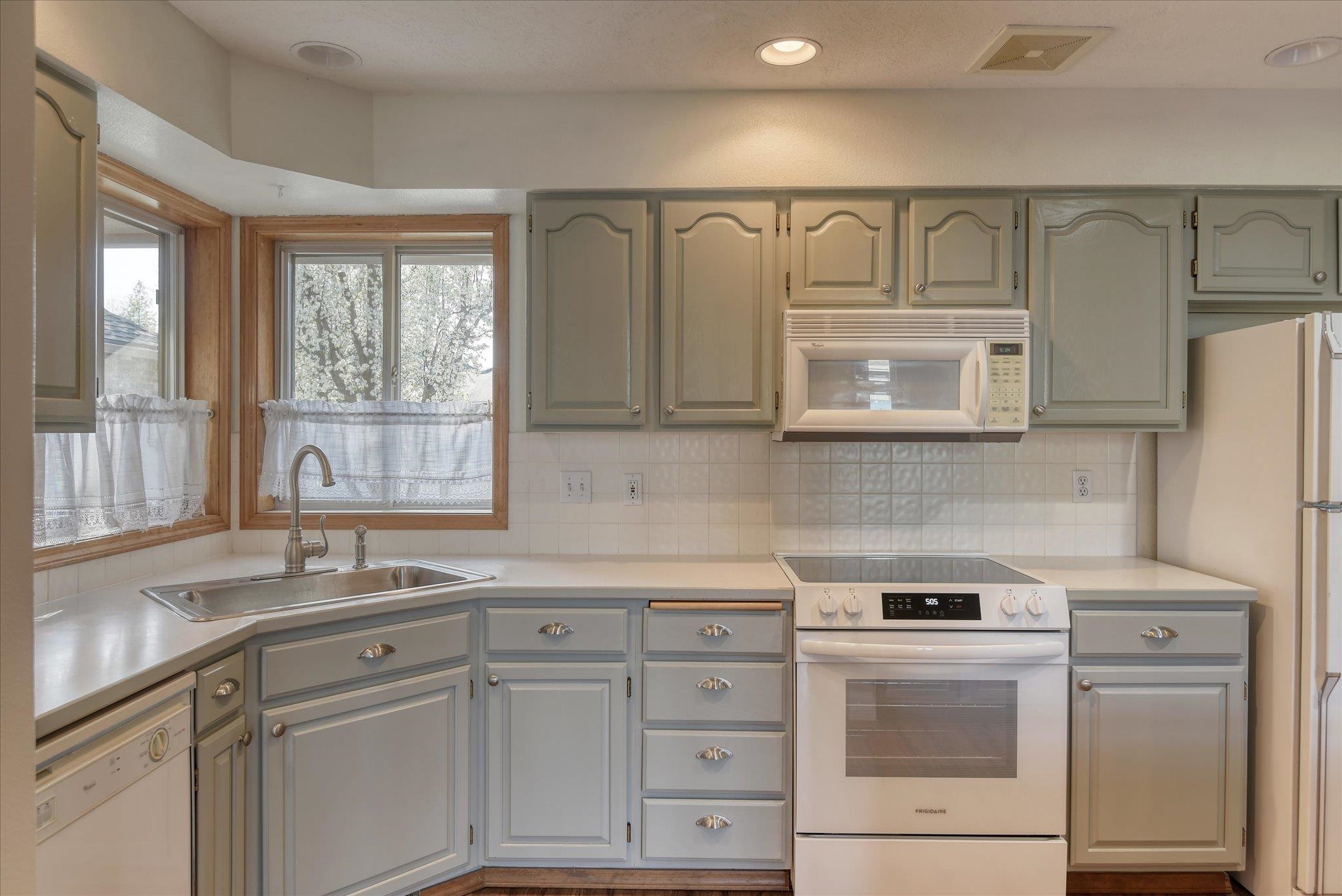 3023 Winthrop Lane Spokane, WA 99203 - Photo 18 of 48