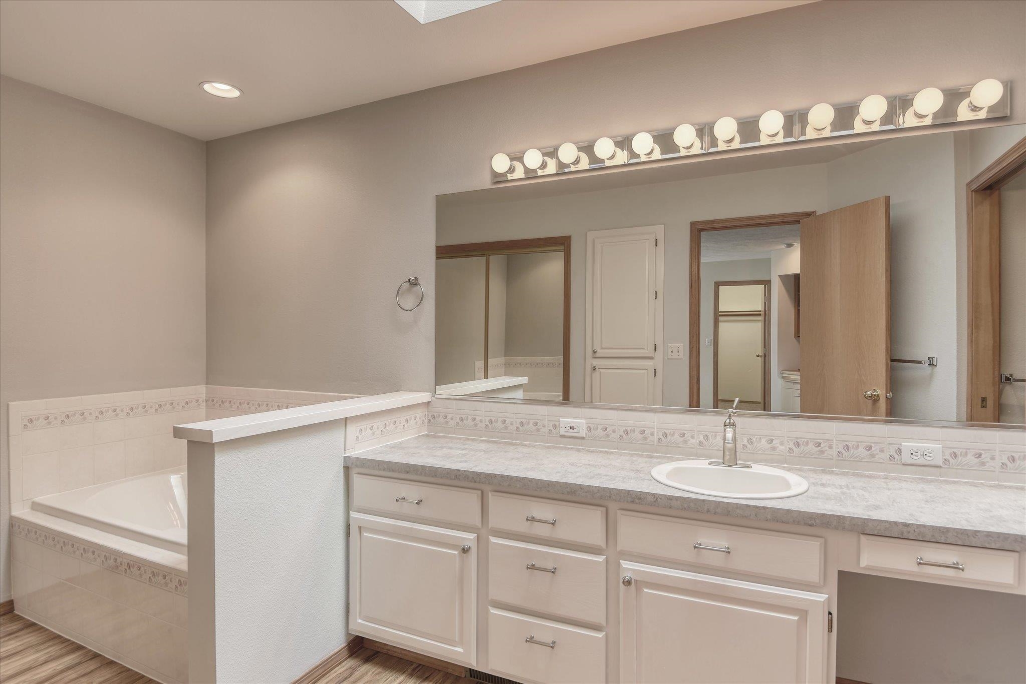 3023 Winthrop Lane Spokane, WA 99203 - Photo 37 of 48