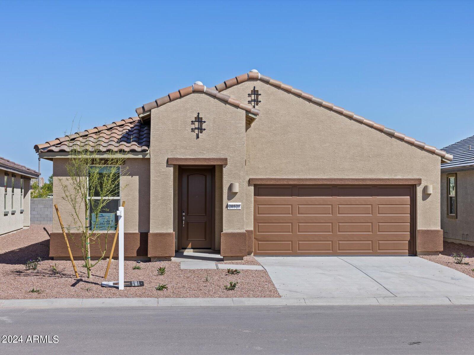 20525 North Candlelight Road Maricopa, AZ 85138 - Photo 3 of 45 03-20525_217