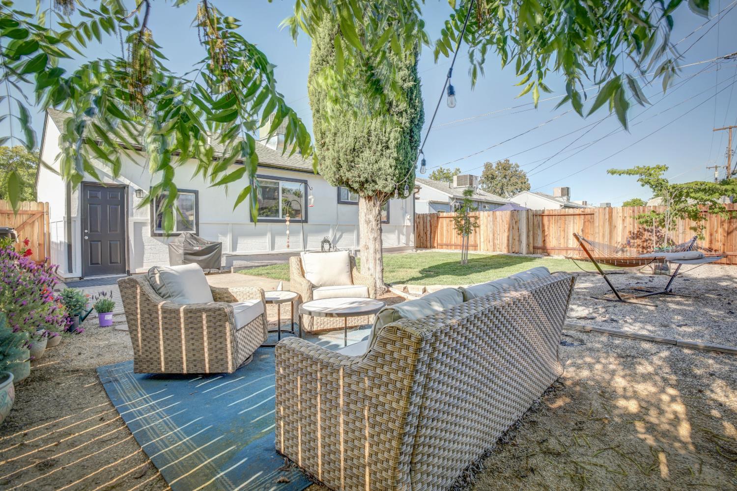 1424 Kitchner Road Sacramento, CA 95822 - Photo 4 of 28 Backyard