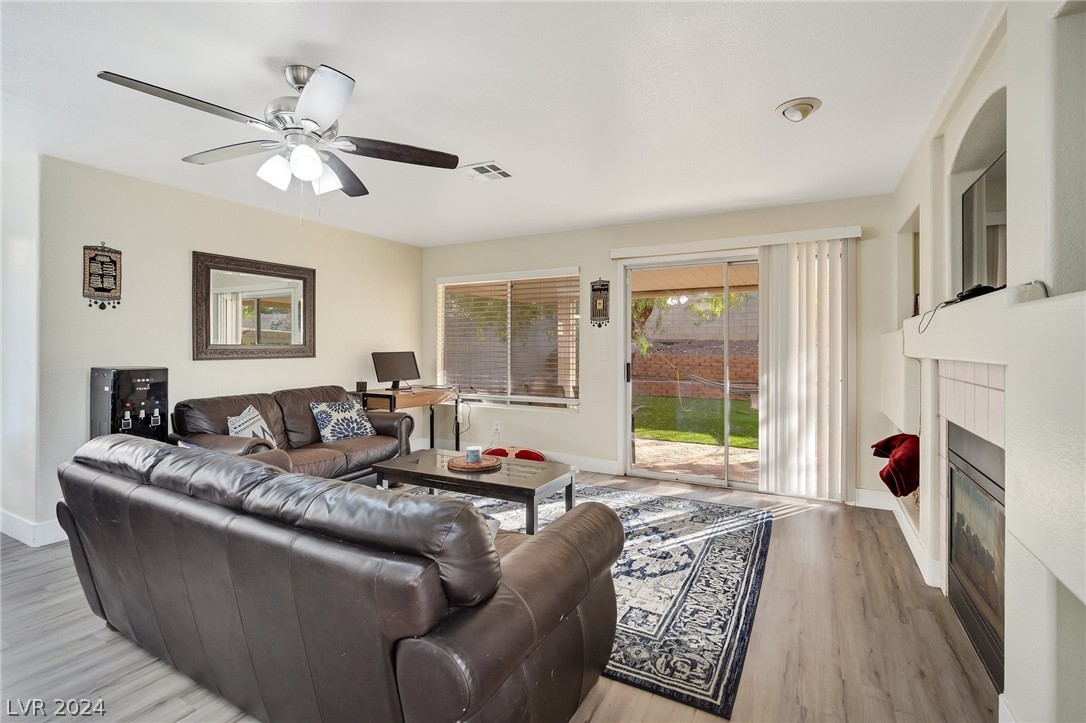 1968 Flagstone Ranch Lane Henderson, NV 89012 - Photo 8 of 53 Family room
