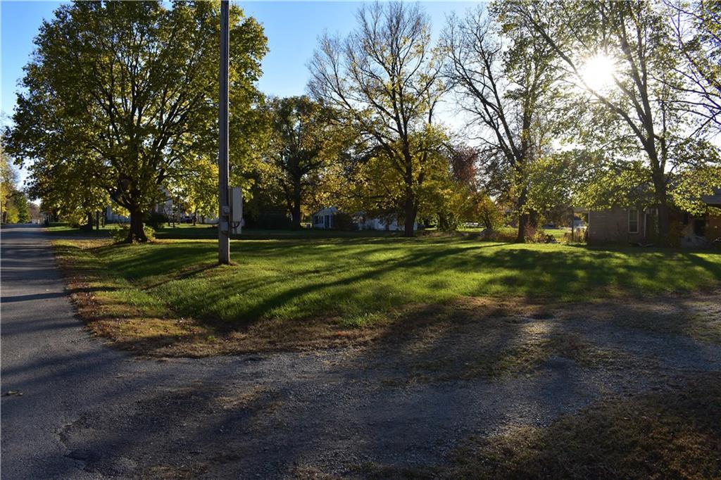 3rd Street Burlington Junction, MO 64428 - Photo 2 of 4