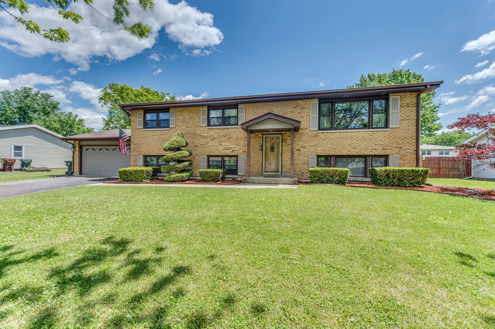 716 South Cooper Road New Lenox, IL 60451 - Photo 1 of 29