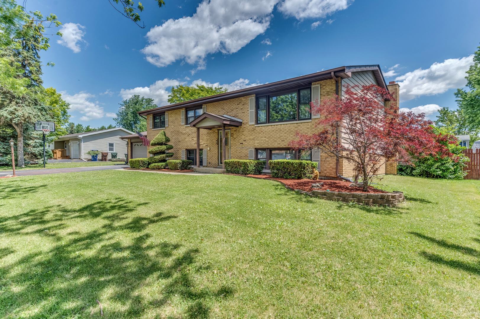 716 South Cooper Road New Lenox, IL 60451 - Photo 2 of 29