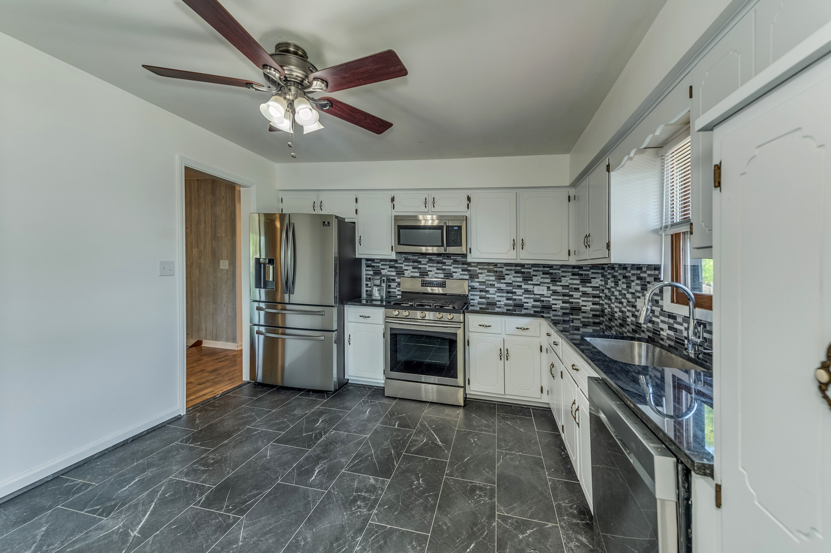 716 South Cooper Road New Lenox, IL 60451 - Photo 11 of 29