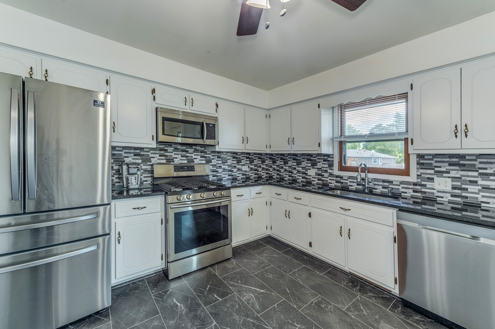 716 South Cooper Road New Lenox, IL 60451 - Photo 13 of 29