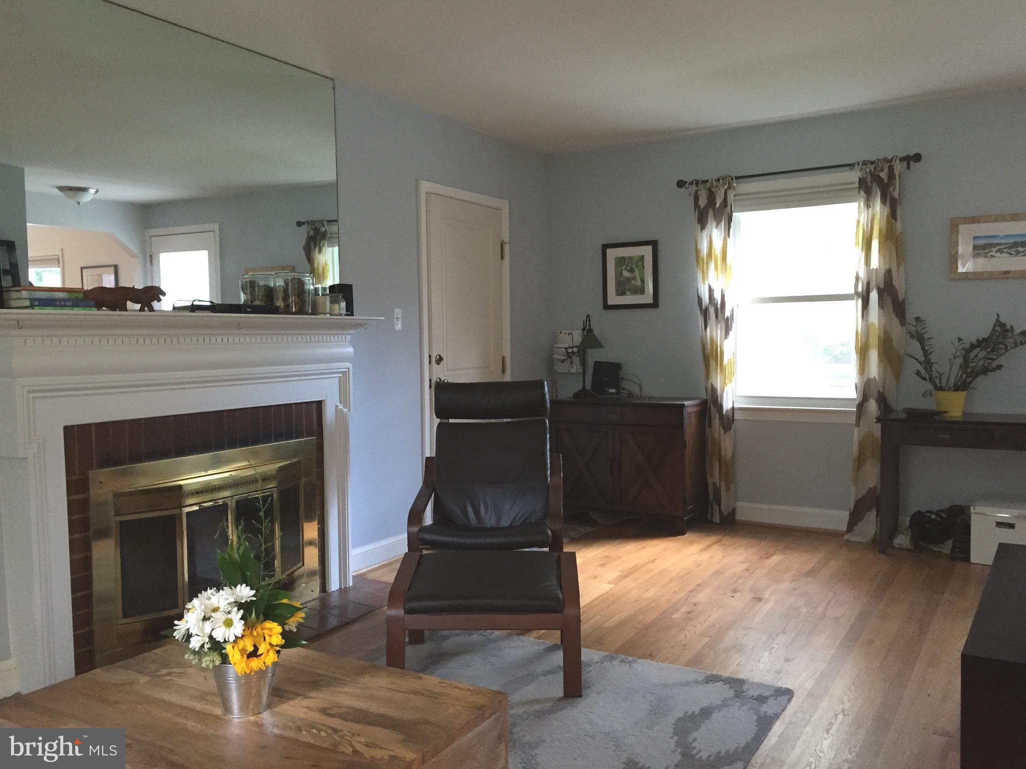 2307 Churchill Road Silver Spring, MD 20902 - Photo 9 of 27 Living Room