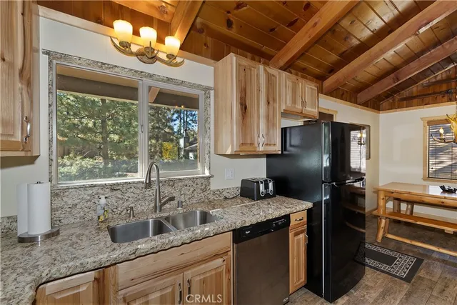 $674,900 | 596 Summit Boulevard, Big Bear Lake, CA 92315