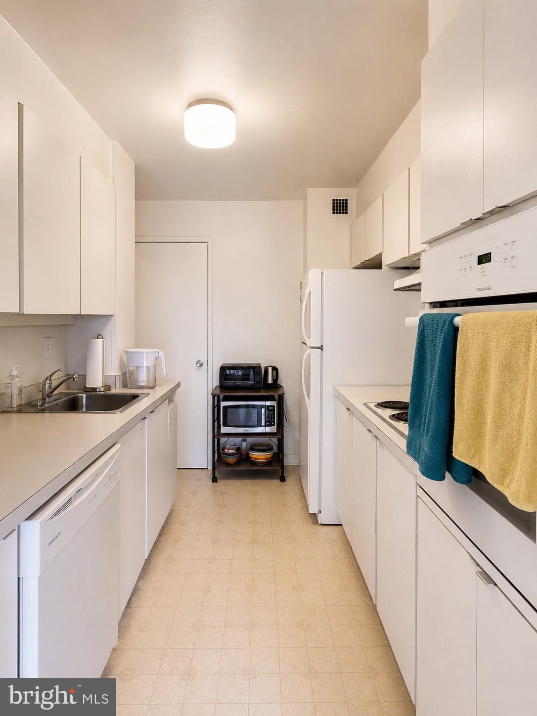 224-30 West Rittenhouse Square, Unit 401 Philadelphia, PA 19103 - Photo 5 of 21
