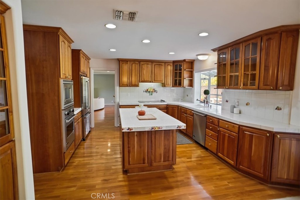 19201 Castlebay Lane Porter Ranch, CA 91326 - Photo 8 of 32